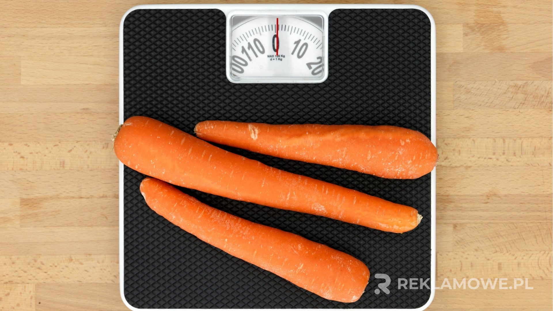 Waga reklamowa z kluczowymi funkcjami