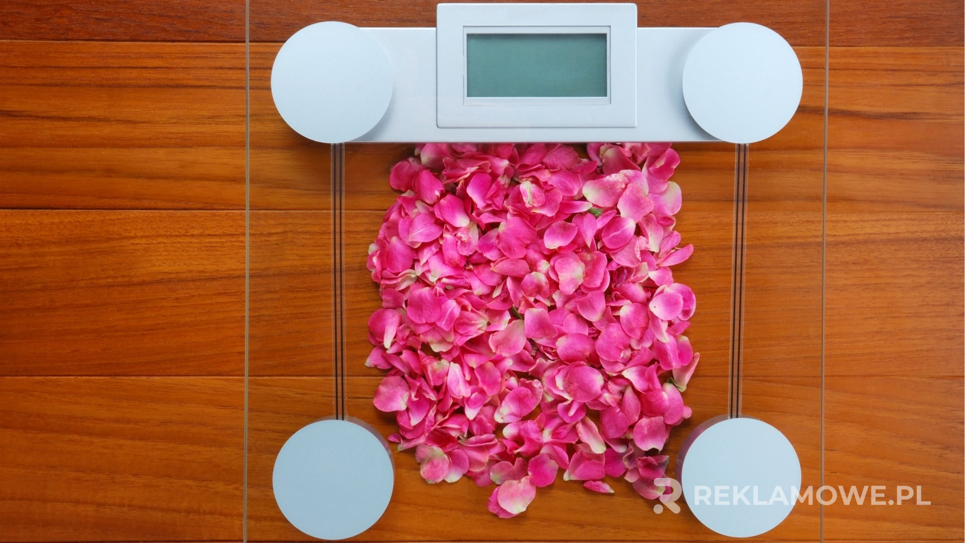 Wagi reklamowe różnych typów