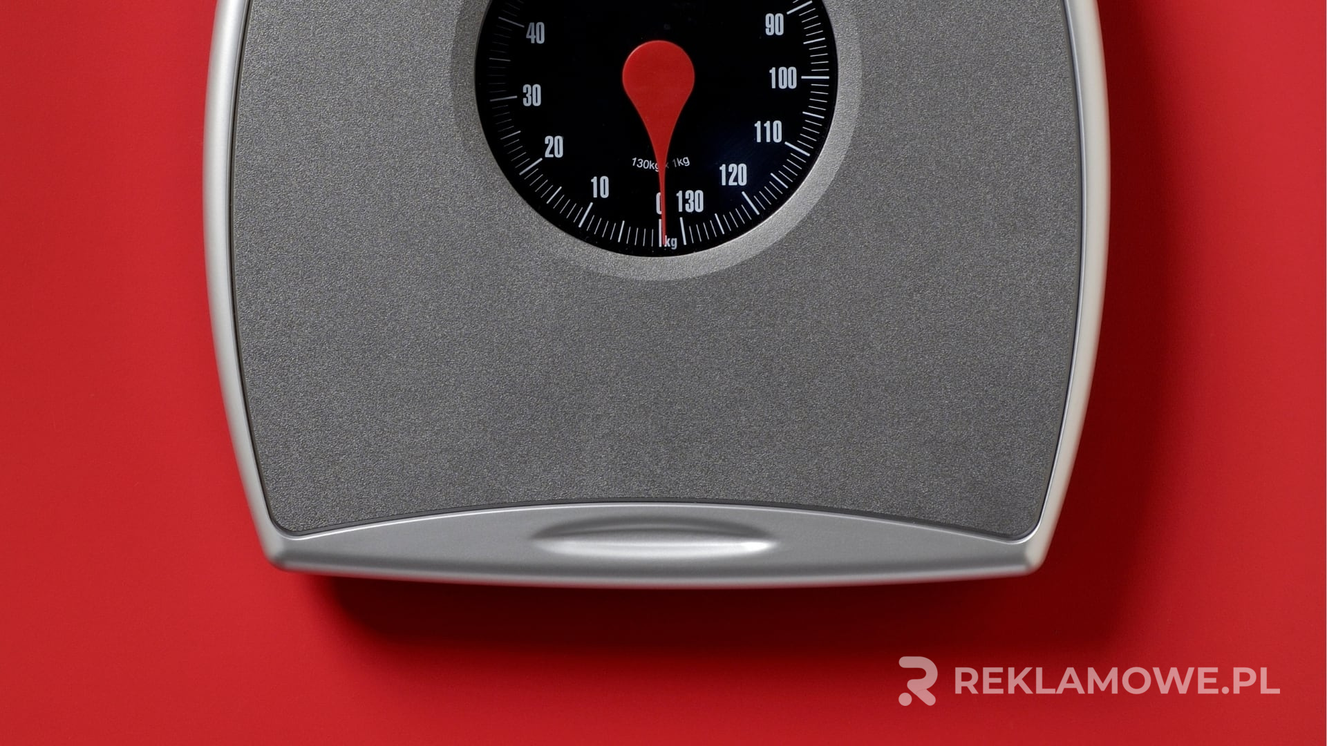 Wagi reklamowe czy tradycyjne na stole